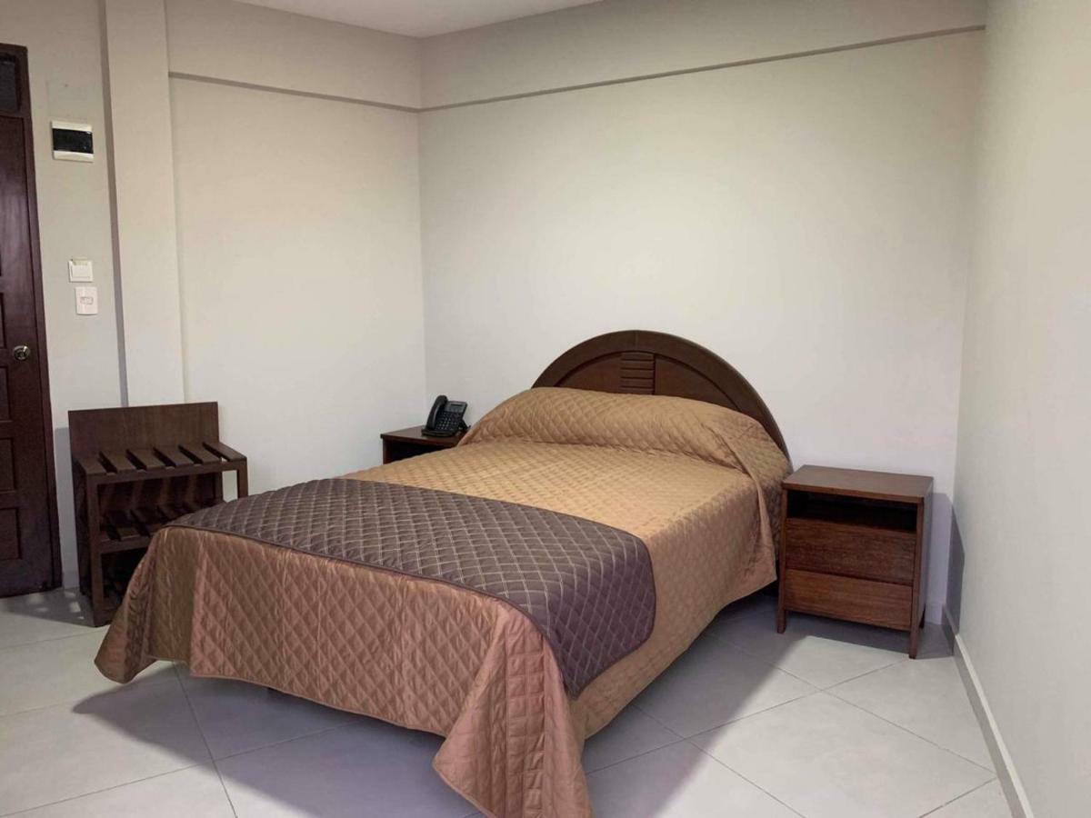 Ah Hotel Santa Cruz de La Sierra Luaran gambar
